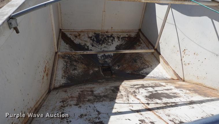 image for item DE3092 2000 shop built double hopper bottom grain trailer