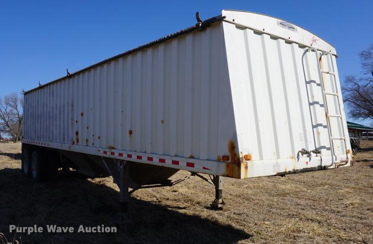 image for item DE3093 2001 Jet double hopper bottom grain trailer