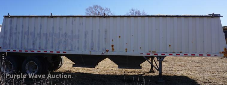 image for item DE3093 2001 Jet double hopper bottom grain trailer