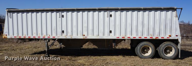 image for item DE3093 2001 Jet double hopper bottom grain trailer
