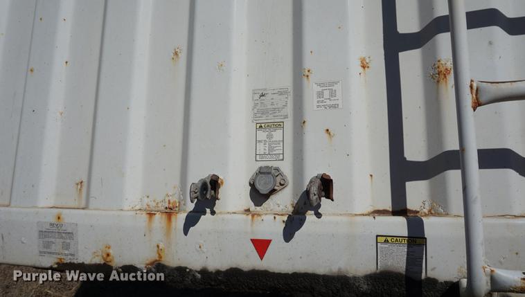 image for item DE3093 2001 Jet double hopper bottom grain trailer