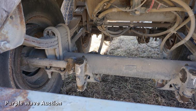 image for item DE3093 2001 Jet double hopper bottom grain trailer