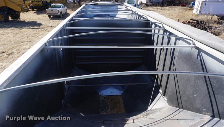 image for item DE3093 2001 Jet double hopper bottom grain trailer