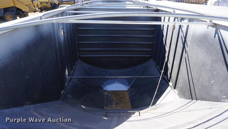 image for item DE3093 2001 Jet double hopper bottom grain trailer