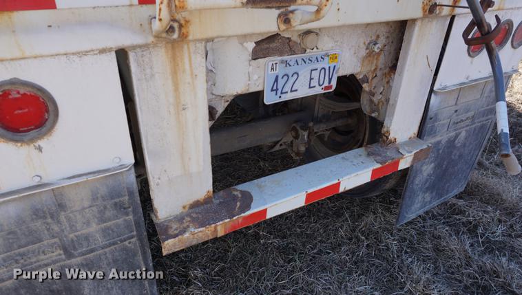 image for item DE3093 2001 Jet double hopper bottom grain trailer