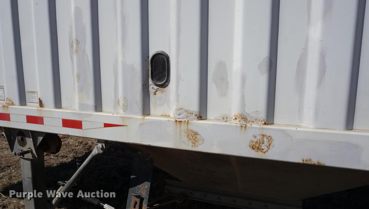 image for item DE3093 2001 Jet double hopper bottom grain trailer