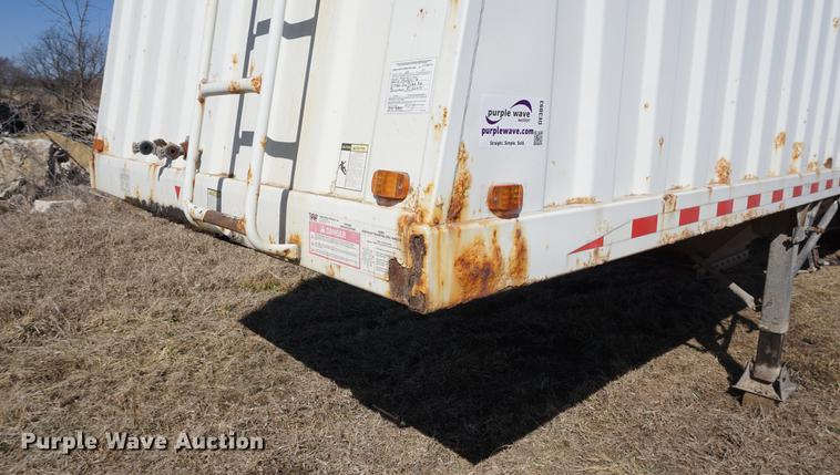 image for item DE3093 2001 Jet double hopper bottom grain trailer