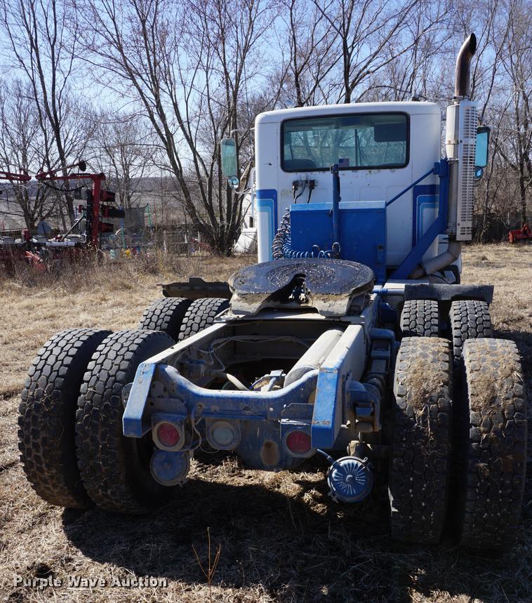 image for item DE3094 1978 GMC General semi truck