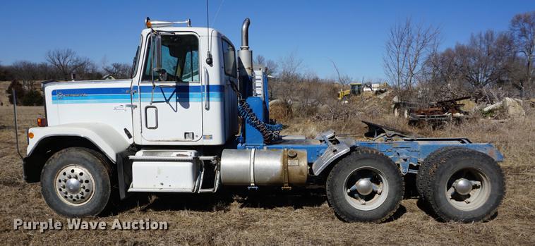 image for item DE3094 1978 GMC General semi truck
