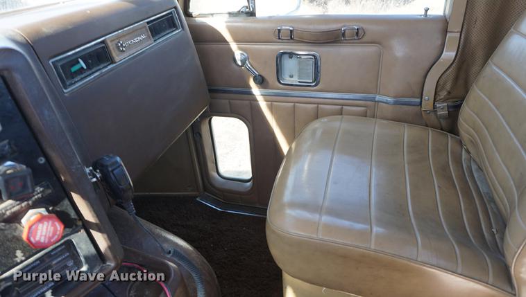 image for item DE3094 1978 GMC General semi truck