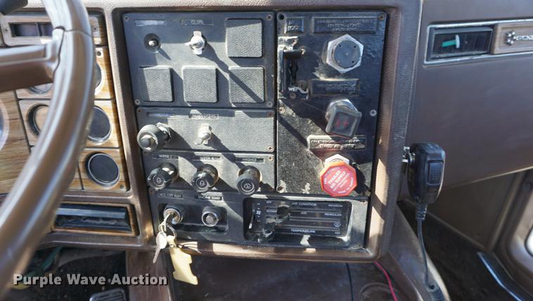 image for item DE3094 1978 GMC General semi truck