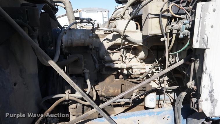 image for item DE3094 1978 GMC General semi truck