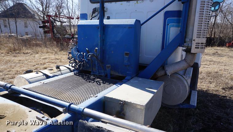 image for item DE3094 1978 GMC General semi truck