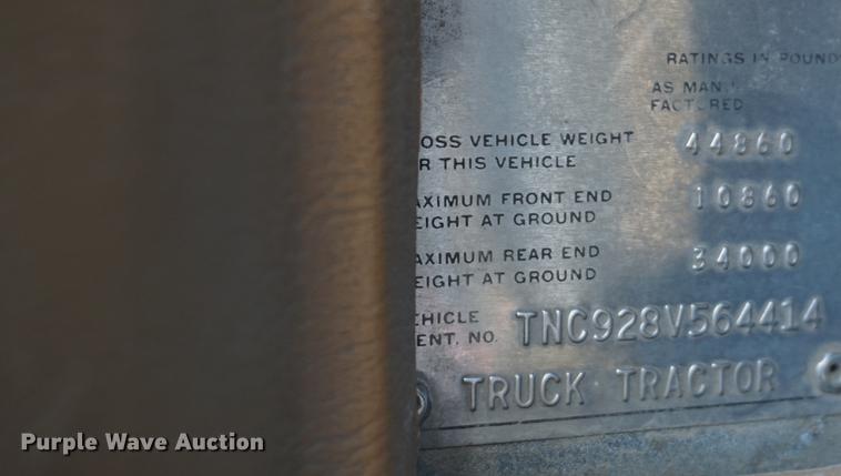 image for item DE3094 1978 GMC General semi truck