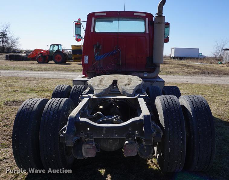 image for item DE3102 1987 Ford L9000 semi truck