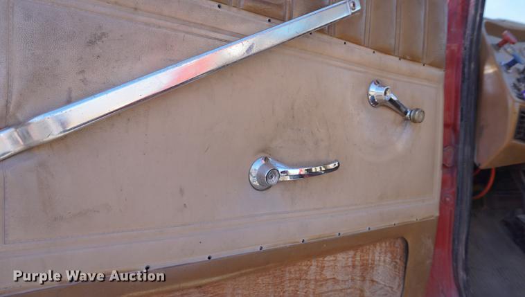 image for item DE3102 1987 Ford L9000 semi truck