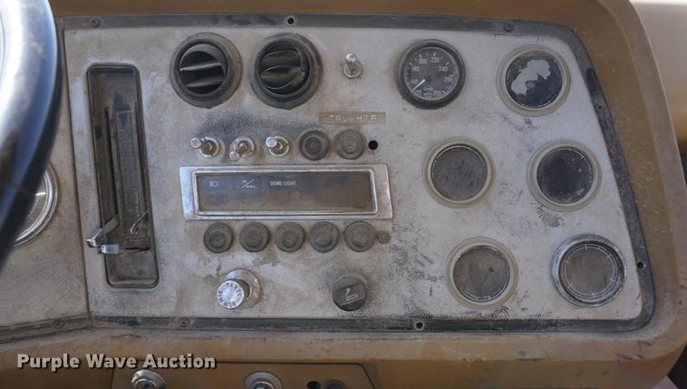 image for item DE3102 1987 Ford L9000 semi truck