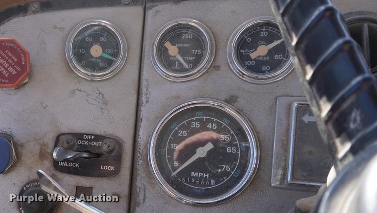 image for item DE3102 1987 Ford L9000 semi truck