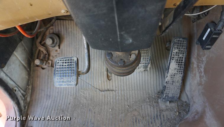 image for item DE3102 1987 Ford L9000 semi truck