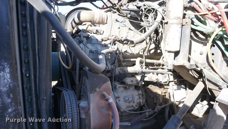 image for item DE3102 1987 Ford L9000 semi truck