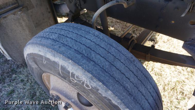 image for item DE3102 1987 Ford L9000 semi truck