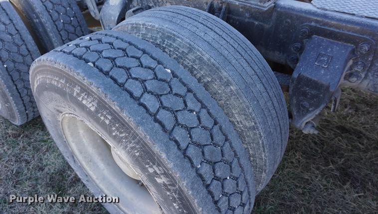 image for item DE3102 1987 Ford L9000 semi truck