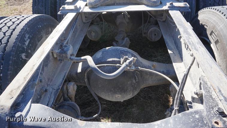 image for item DE3102 1987 Ford L9000 semi truck