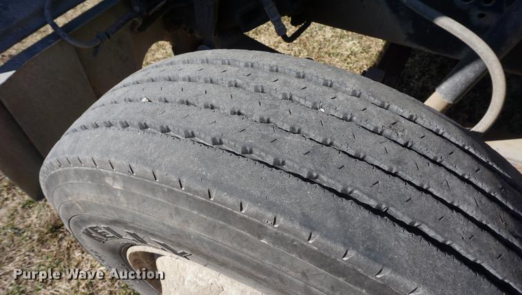 image for item DE3102 1987 Ford L9000 semi truck