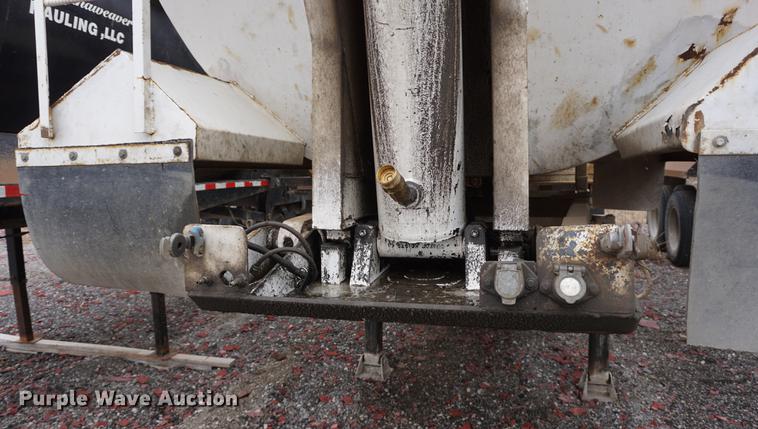 image for item DE3105 2013 Western 26QF end dump trailer