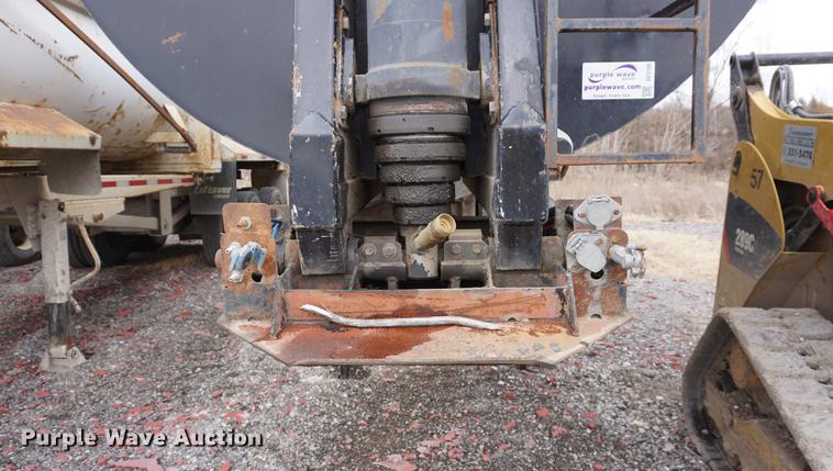 image for item DE3106 2002 Clement RKHL2827A end dump trailer