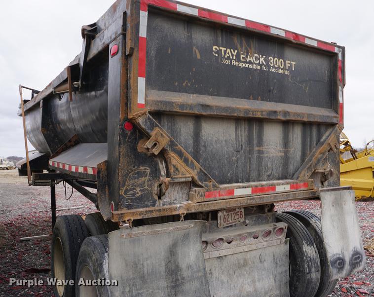 image for item DE3107 2000 Clement RKHS2025 end dump trailer