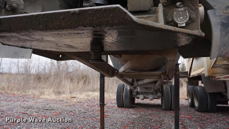 image for item DE3107 2000 Clement RKHS2025 end dump trailer