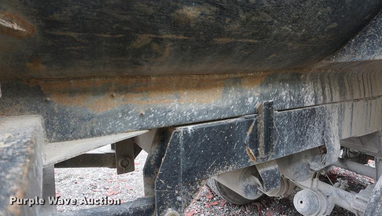 image for item DE3107 2000 Clement RKHS2025 end dump trailer