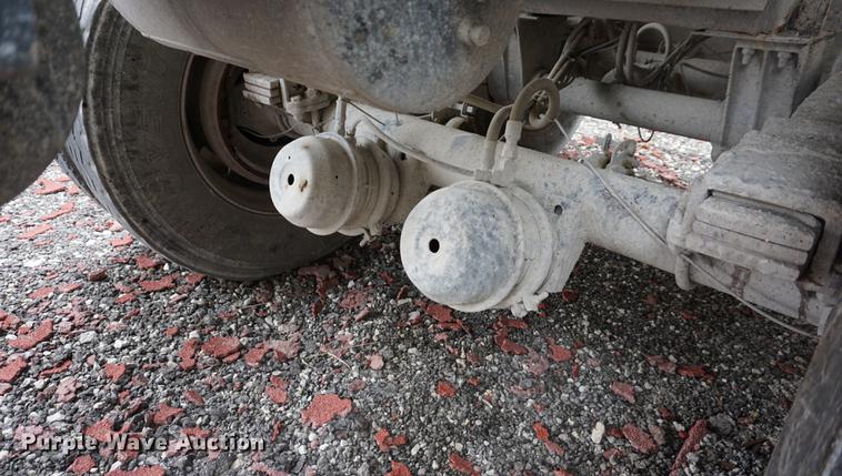 image for item DE3107 2000 Clement RKHS2025 end dump trailer