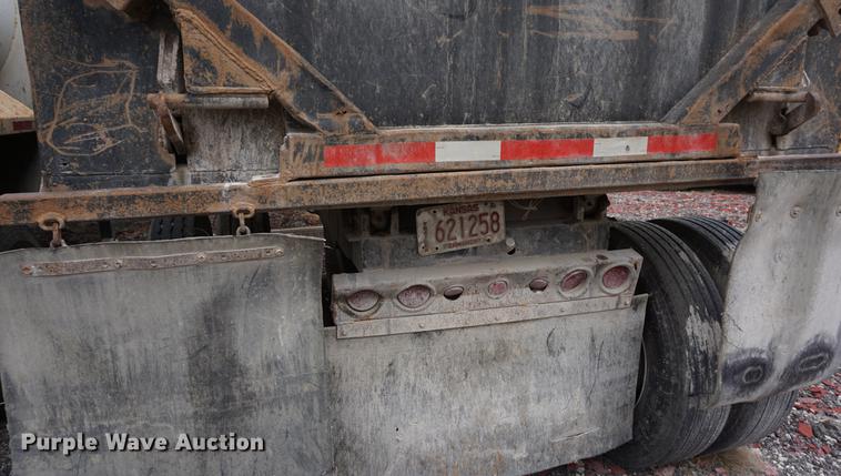 image for item DE3107 2000 Clement RKHS2025 end dump trailer