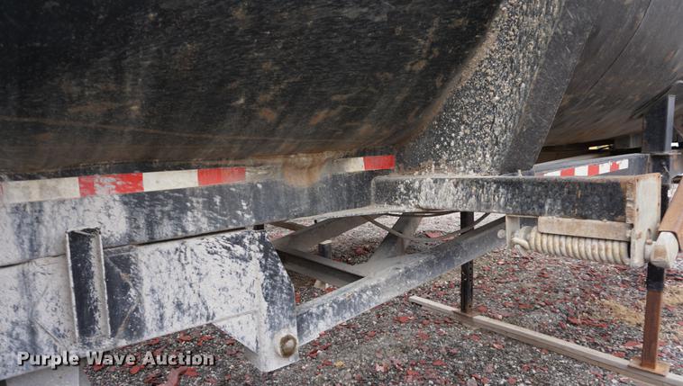 image for item DE3107 2000 Clement RKHS2025 end dump trailer