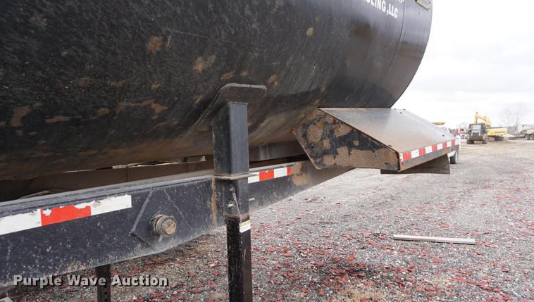 image for item DE3107 2000 Clement RKHS2025 end dump trailer