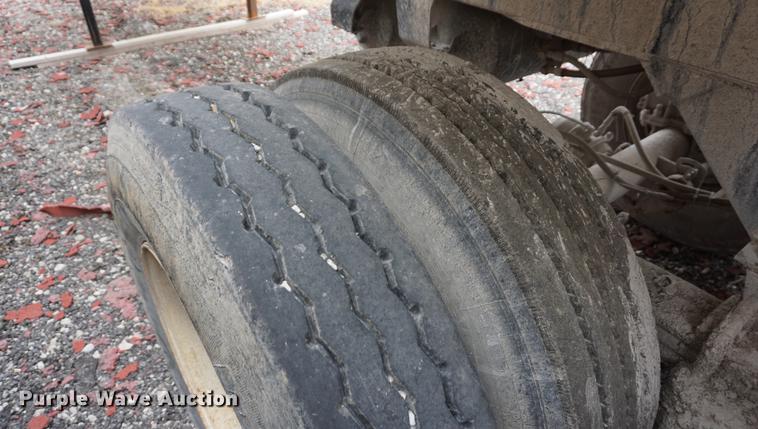 image for item DE3107 2000 Clement RKHS2025 end dump trailer