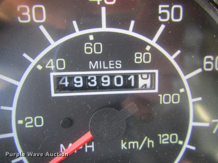 image for item DE6613 2005 Kenworth T600 semi truck