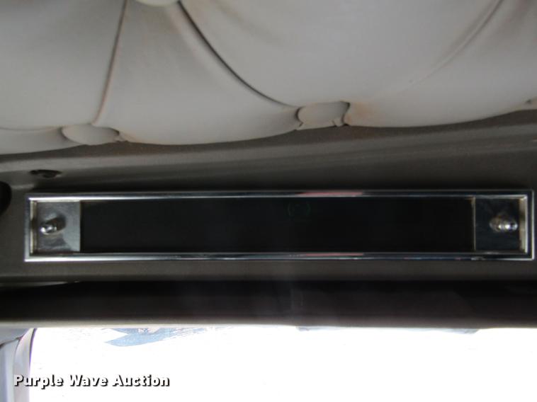 image for item DE6613 2005 Kenworth T600 semi truck