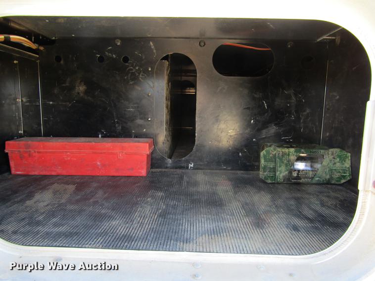 image for item DE6613 2005 Kenworth T600 semi truck