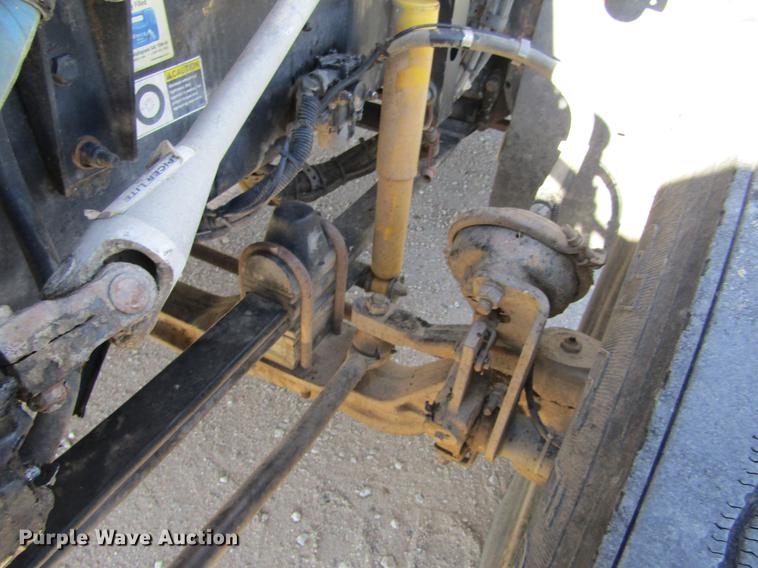 image for item DE6613 2005 Kenworth T600 semi truck