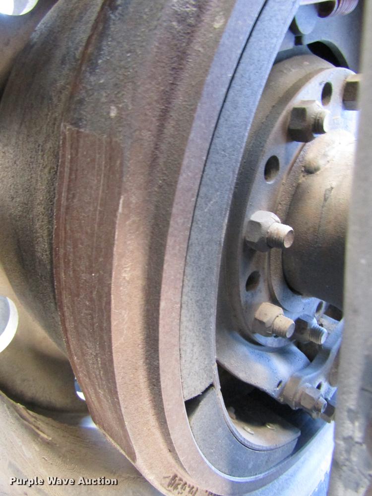 image for item DE6613 2005 Kenworth T600 semi truck