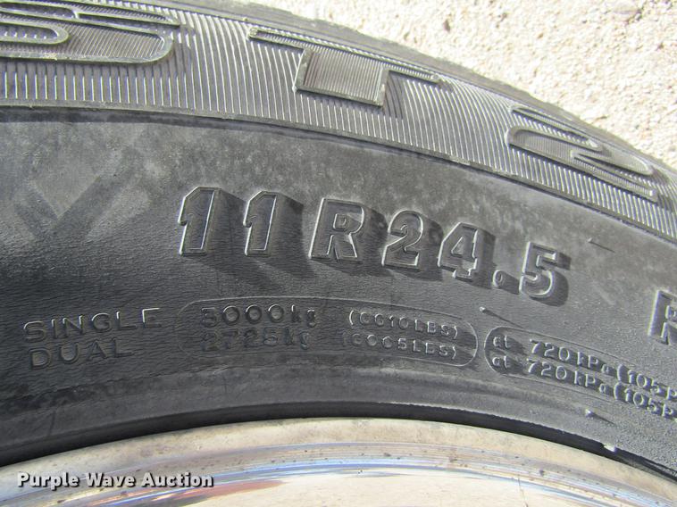 image for item DE6613 2005 Kenworth T600 semi truck