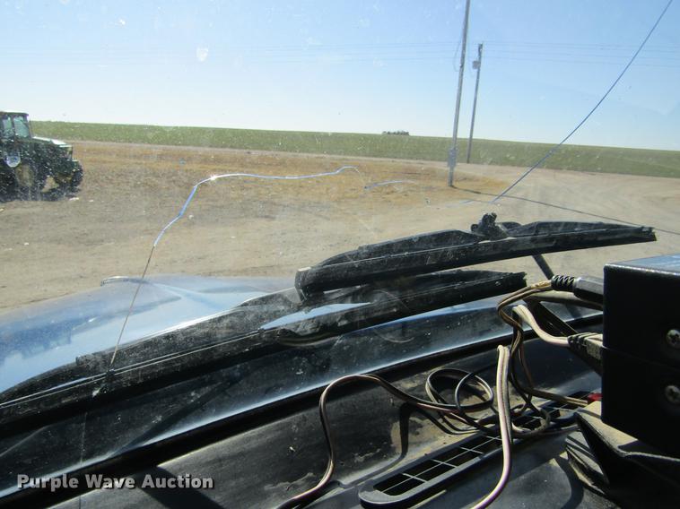 image for item DE6613 2005 Kenworth T600 semi truck