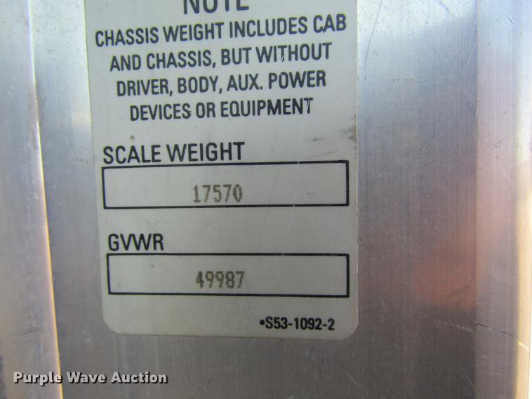 image for item DE6613 2005 Kenworth T600 semi truck