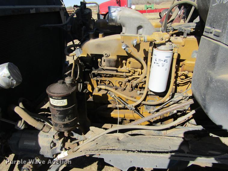 image for item DE6631 1995 International 9400 truck cab and chassis