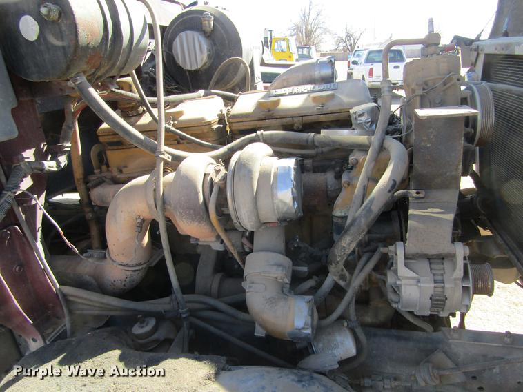 image for item DE6631 1995 International 9400 truck cab and chassis