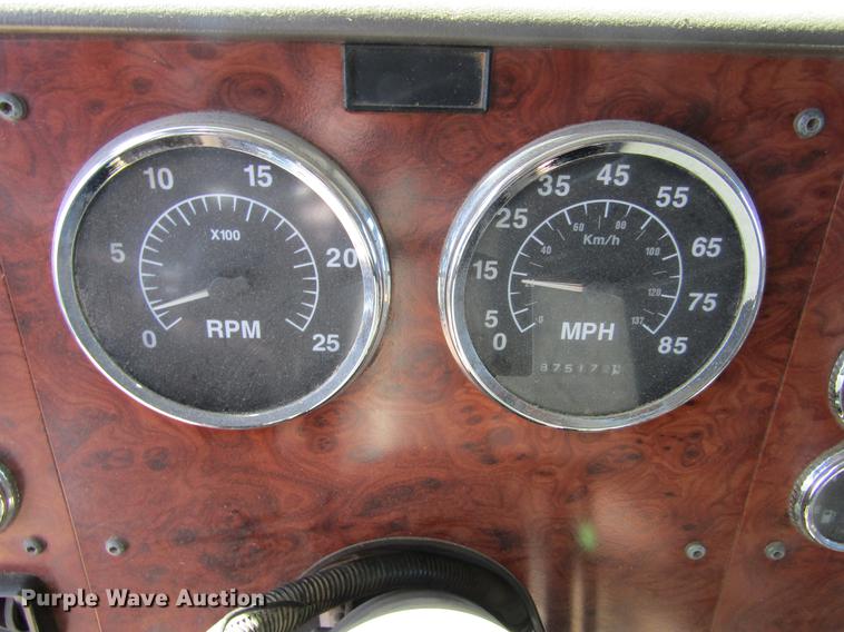 image for item DE6631 1995 International 9400 truck cab and chassis