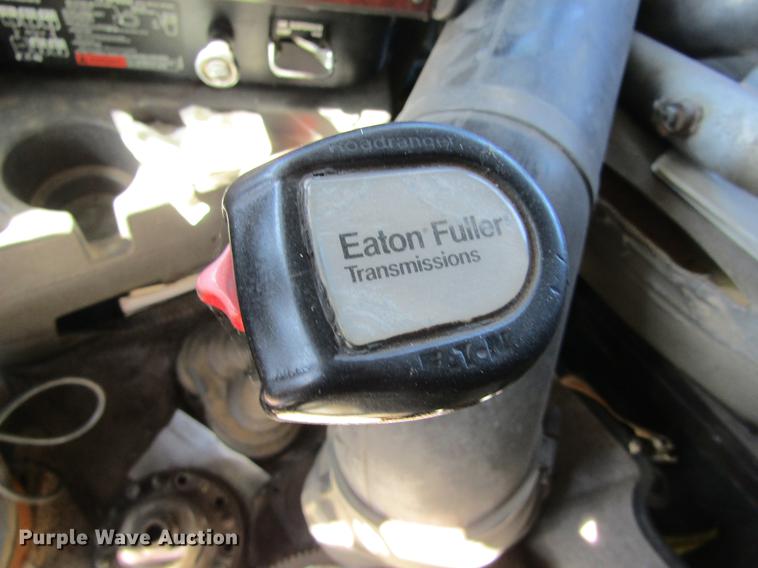 image for item DE6631 1995 International 9400 truck cab and chassis